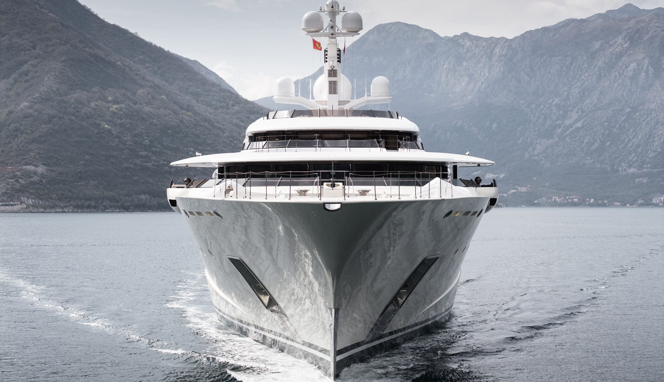 Pelorus yacht front running shot