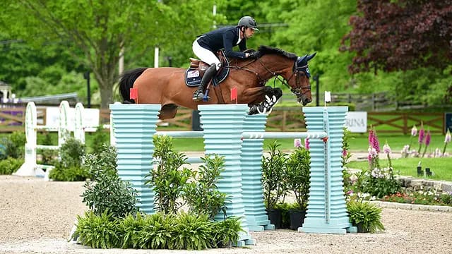 Edmiston proudly supports Evergates Stables for their 2024 season