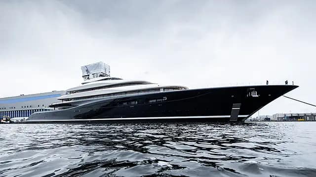 Feadship ushers in the fuel-cell era with the launch of 118.80-metre Project 821