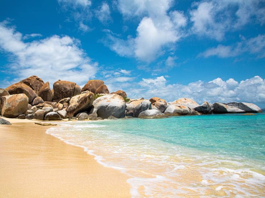 Devil’s Bay, with golden sands and turquoise waters, a perfect stop on your BVI yacht charter.