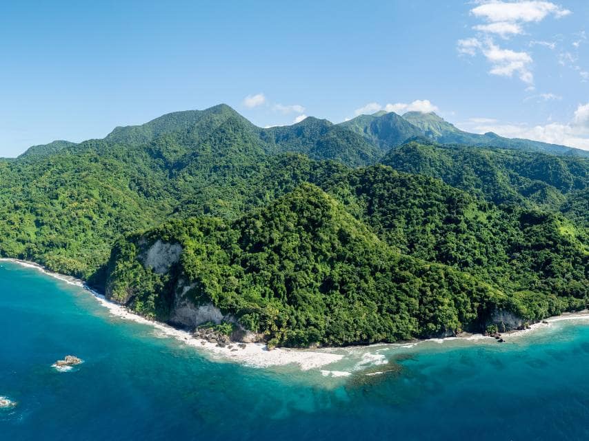 Mount Pelée’s volcanic landscapes, a must-see during your Martinique yacht charter.