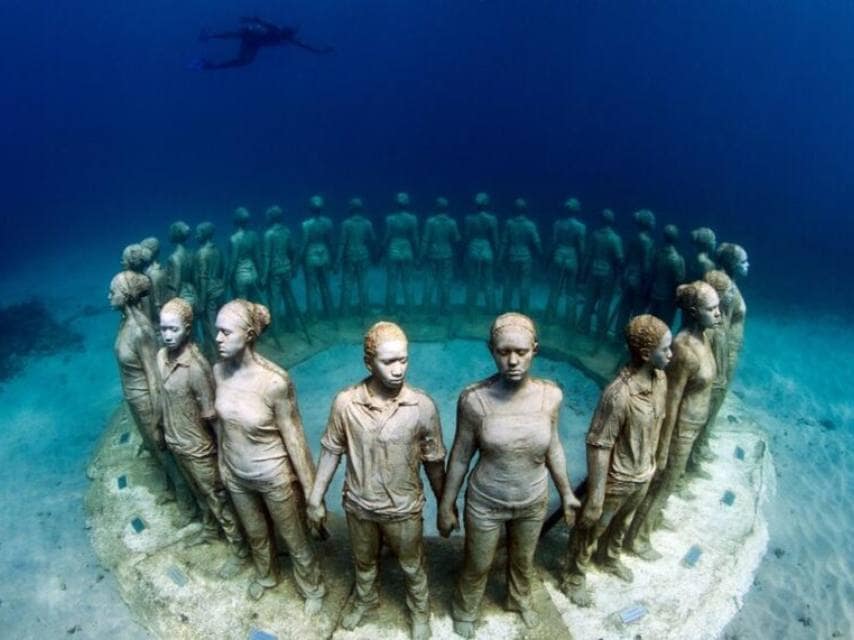 Underwater sculpture park