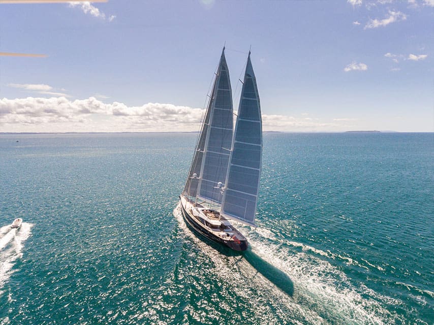 TWIZZLE sailing
