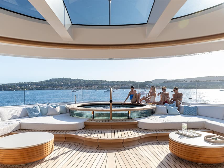 St Tropez Bay, BREAKTHROUGH