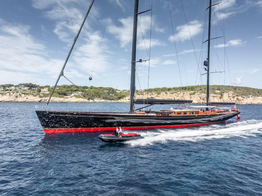 Maximus sailing yacht