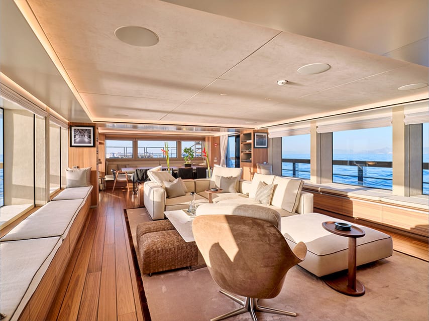 PARA BELLVM interior