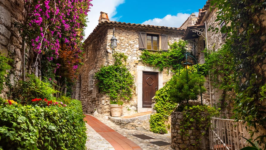 Discover a mediaeval village on an excursion from your French Riviera yacht charter.